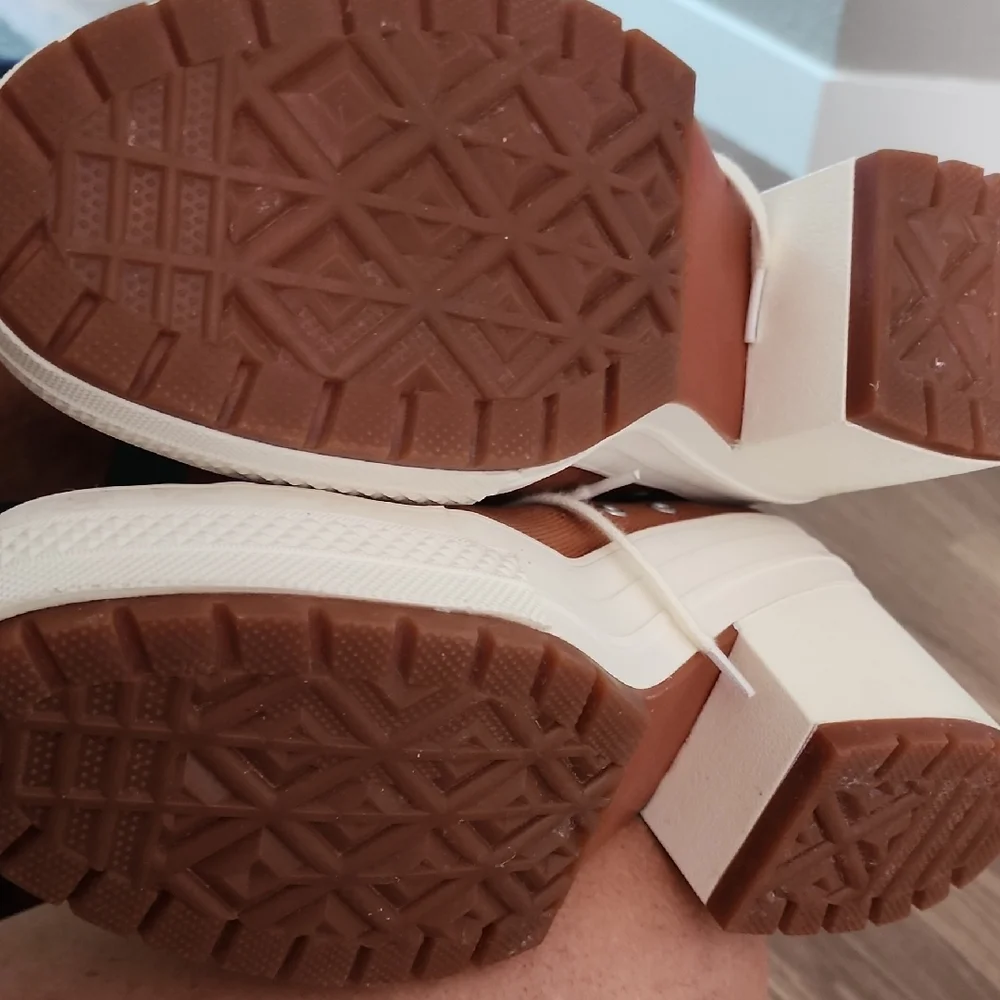 Converse Brown Heeled Boots with White Accents - Picture 6 of 13